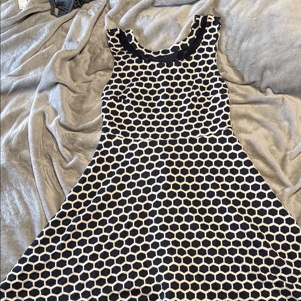Elegant Navy and White Patterned Dress